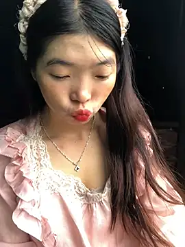 Snapshot of cuty_lusy chatting on August 4, 12:47 am cuty lusy online show from August 4, 12:47 am