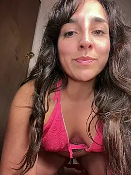 Snapshot of Latinaelisa chatting on April 22, 3:09 am Latinaelisa online show from April 22, 3:09 am