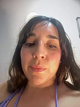 Snapshot of Latinaelisa chatting on May 2, 5:01 am Latinaelisa online show from May 2, 5:01 am