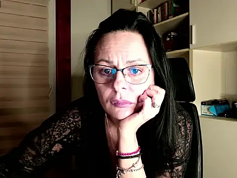 MiriamDelyn online show from February 11, 10:04 pm