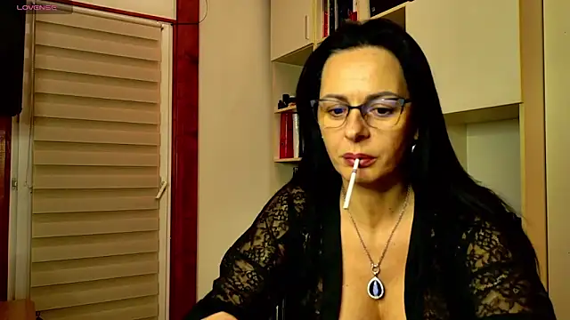 MiriamDelyn online show from February 28, 6:09 pm