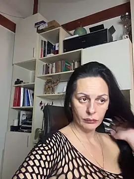 MiriamDelyn online show from March 18, 8:45 pm