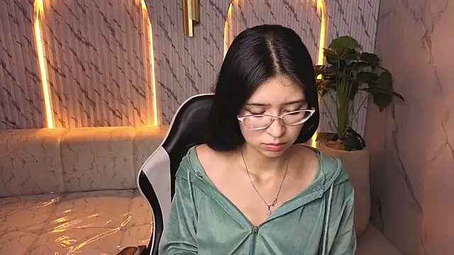 dani tf online show from March 15, 12:44 pm