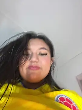 Snapshot of luna_bradley_ chatting on June 12, 1:43 pm luna bradley online show from June 12, 1:43 pm
