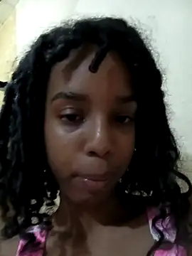 Snapshot of Roxilover chatting on February 8, 1:20 am Roxilover online show from February 8, 1:20 am