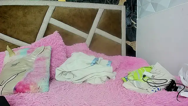 Kimmy london19 online show from March 18, 2:26 am