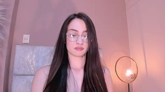 Snapshot of AndraCyruss chatting on June 11, 11:03 pm AndraCyruss online show from June 11, 11:03 pm