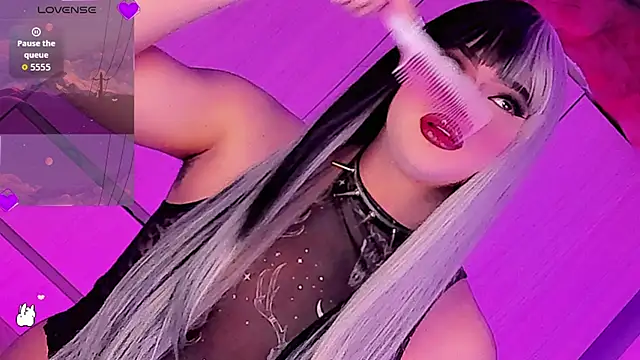 Snapshot of Danna_xz chatting on July 13, 7:05 pm Danna xz online show from July 13, 7:05 pm
