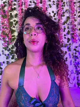 Woo isDaphne online show from February 23, 11:35 pm