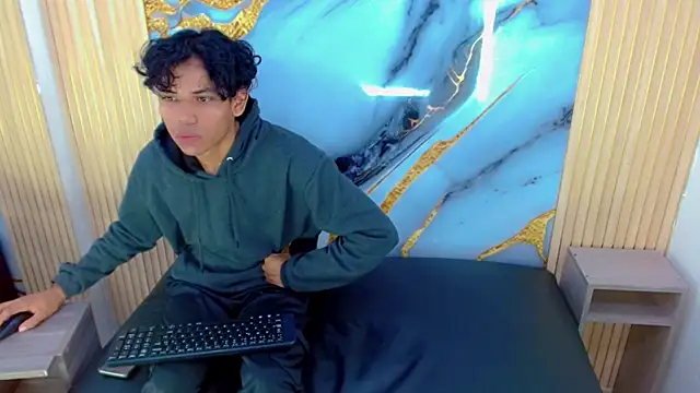 DaviidBuckx  online show from March 1, 2:02 am