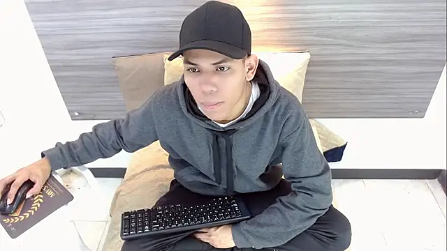 DaviidBuckx  online show from April 29, 2:15 am