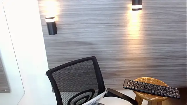 DaviidBuckx  online show from May 1, 2:38 am