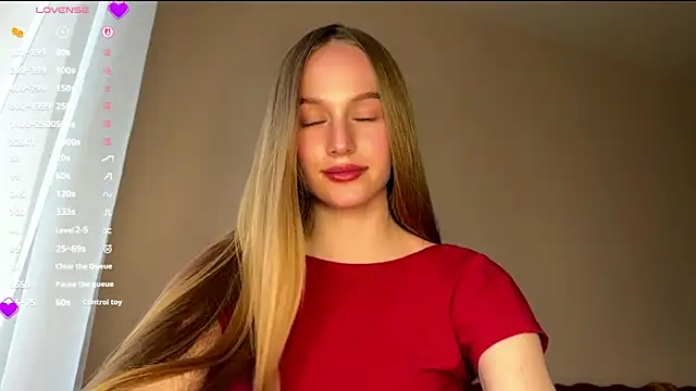Snapshot of Viktoria_Vibes chatting on June 12, 5:23 pm Viktoria Vibes online show from June 12, 5:23 pm