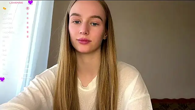 Snapshot of Viktoria_Vibes chatting on June 16, 4:31 pm Viktoria Vibes online show from June 16, 4:31 pm