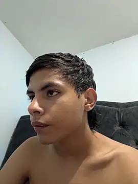 Snapshot of two_cam_latin chatting on February 27, 5:07 am two cam latin online show from February 27, 5:07 am