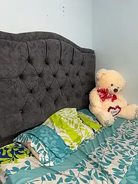 Snapshot of two_cam_latin chatting on March 13, 3:24 am two cam latin online show from March 13, 3:24 am