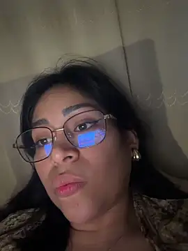 Snapshot of annie_monny chatting on May 20, 12:28 am annie monny online show from May 20, 12:28 am