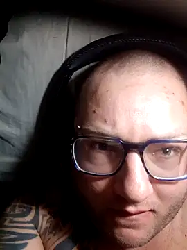 Snapshot of hotfiremike chatting on February 9, 4:05 am hotfiremike online show from February 9, 4:05 am