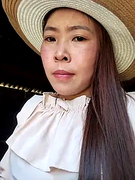 Snapshot of Yiyoongg chatting on March 31, 3:08 am Yiyoongg online show from March 31, 3:08 am