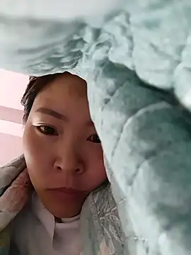 Snapshot of Yiyoongg chatting on June 20, 3:53 am Yiyoongg online show from June 20, 3:53 am
