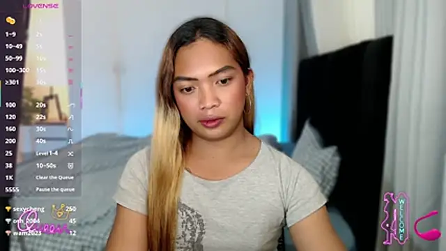 Snapshot of Ur_Sexybuttercup69 chatting on March 16, 10:30 am Ur Sexybuttercup69 online show from March 16, 10:30 am