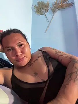 hollynicole online show from May 13, 4:26 pm