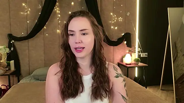 Snapshot of Arielle_Vade chatting on May 19, 5:25 am Arielle Vade online show from May 19, 5:25 am