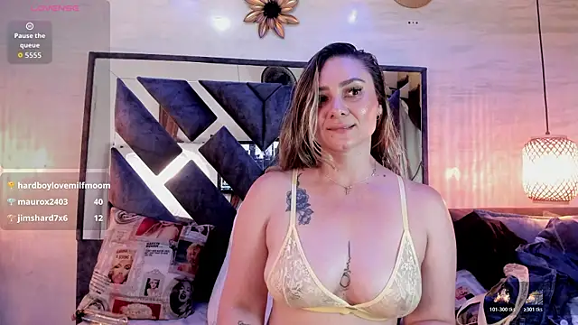 annie vega17  online show from June 6, 12:05 am