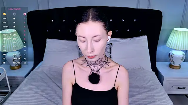 roxy morrison x online show from May 3, 3:45 am