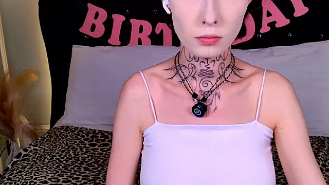 roxy morrison x online show from July 9, 3:32 am