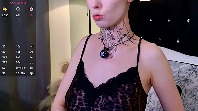 roxy morrison x online show from July 31, 4:01 am