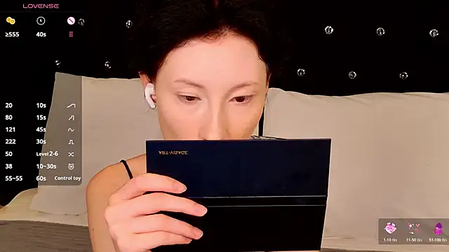 roxy morrison x online show from August 3, 3:38 am