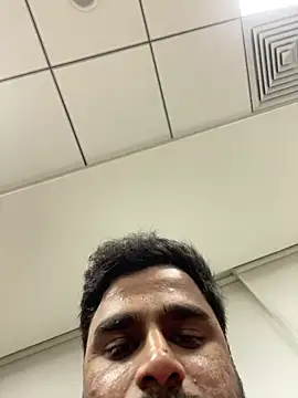 Snapshot of hassuniii chatting on February 10, 4:00 pm hassuniii online show from February 10, 4:00 pm