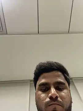 Snapshot of hassuniii chatting on February 11, 10:37 pm hassuniii online show from February 11, 10:37 pm