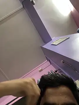 Snapshot of hassuniii chatting on February 14, 9:22 pm hassuniii online show from February 14, 9:22 pm