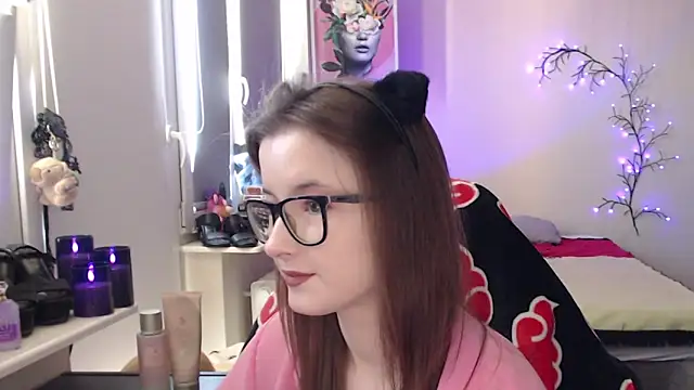 LunaXcherry online show from May 2, 11:37 am