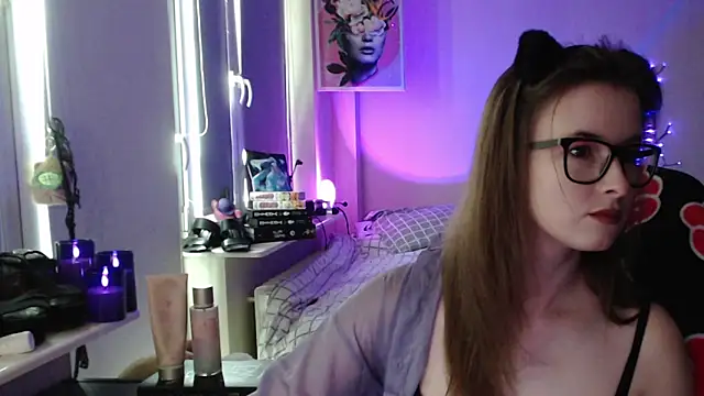 LunaXcherry online show from May 7, 4:34 pm