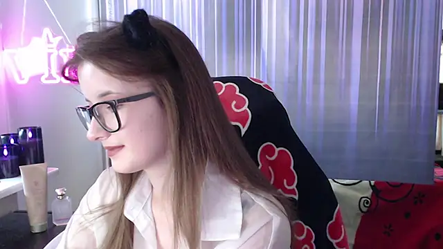 LunaXcherry online show from June 25, 4:44 pm