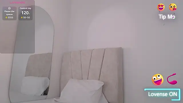 Lucia Lavelle online show from March 7, 6:27 pm