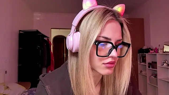 Evva mayy online show from March 22, 10:29 am