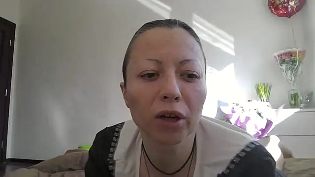 Snapshot of Stefanie_Margo chatting on May 6, 5:35 am Stefanie Margo online show from May 6, 5:35 am