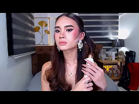 JuicyCockThea online show from July 25, 5:54 pm