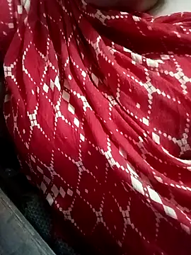 Snapshot of Simran_008 chatting on May 10, 4:23 pm Simran 008 online show from May 10, 4:23 pm