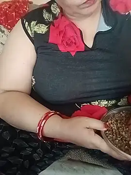 Snapshot of Simran_008 chatting on May 25, 6:41 am Simran 008 online show from May 25, 6:41 am