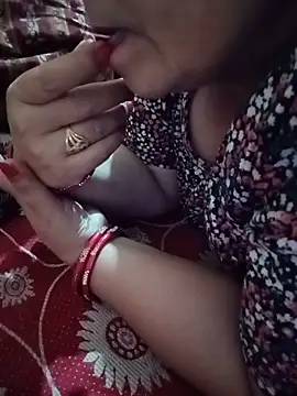 Snapshot of Simran_008 chatting on May 31, 6:31 am Simran 008 online show from May 31, 6:31 am