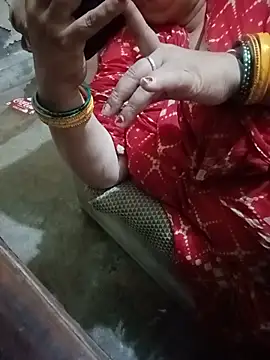 Snapshot of Simran_008 chatting on July 3, 4:13 pm Simran 008 online show from July 3, 4:13 pm