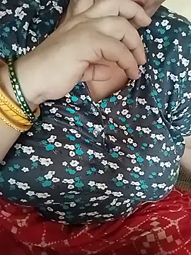 Snapshot of Simran_008 chatting on July 4, 5:02 am Simran 008 online show from July 4, 5:02 am