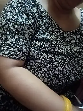 Snapshot of Simran_008 chatting on July 8, 3:05 pm Simran 008 online show from July 8, 3:05 pm