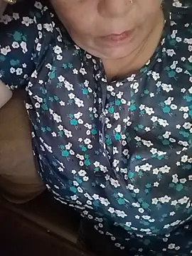 Snapshot of Simran_008 chatting on July 18, 3:44 am Simran 008 online show from July 18, 3:44 am