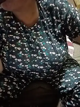 Snapshot of Simran_008 chatting on July 23, 3:10 pm Simran 008 online show from July 23, 3:10 pm
